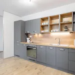 Sunny Haven: Modern 2br,garage, Wifi,stream Affittacamere *