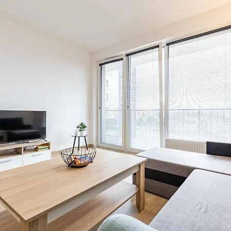 Гостевой дом Sunny Haven: Modern 2br,garage, Wifi,stream Братислава
