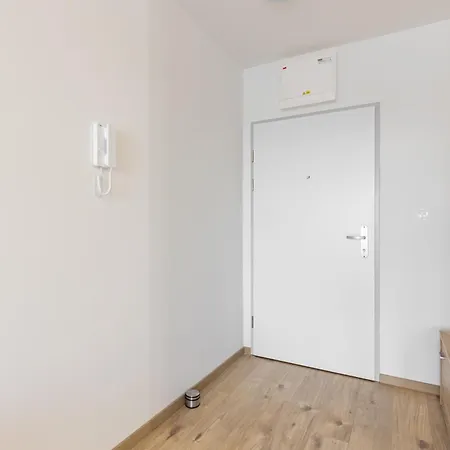 Sunny Haven: Modern 2br,garage, Wifi,stream *