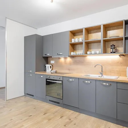 Sunny Haven: Modern 2br,garage, Wifi,stream Pensjonat *