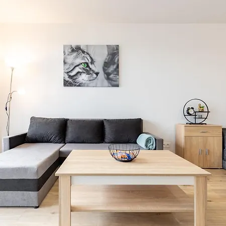 Sunny Haven: Modern 2br,garage, Wifi,stream *