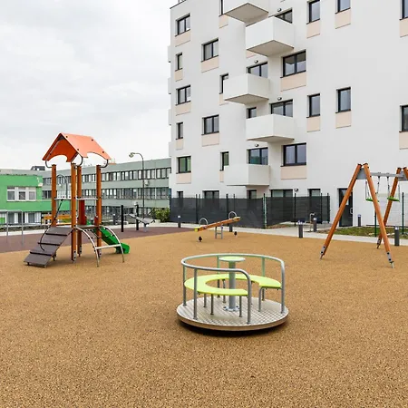 Pensjonat Sunny Haven: Modern 2br,garage, Wifi,stream Bratysława