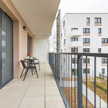 Sunny Haven: Modern 2br,garage, Wifi,stream Pensjonat