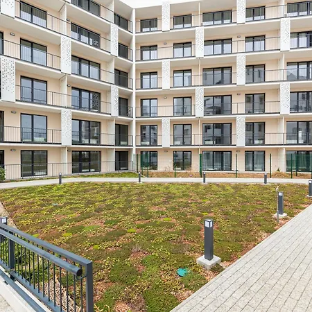 Pensjonat Sunny Haven: Modern 2br,garage, Wifi,stream Bratysława