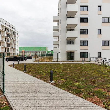 Sunny Haven: Modern 2br,garage, Wifi,stream Pensjonat