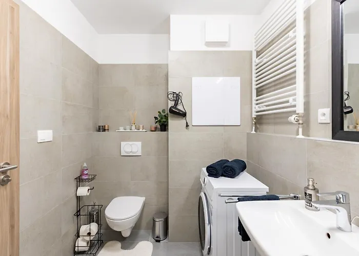 Sunny Haven: Modern 2br,garage, Wifi,stream Guest house Bratislava