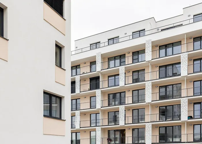 Sunny Haven: Modern 2br,garage, Wifi,stream