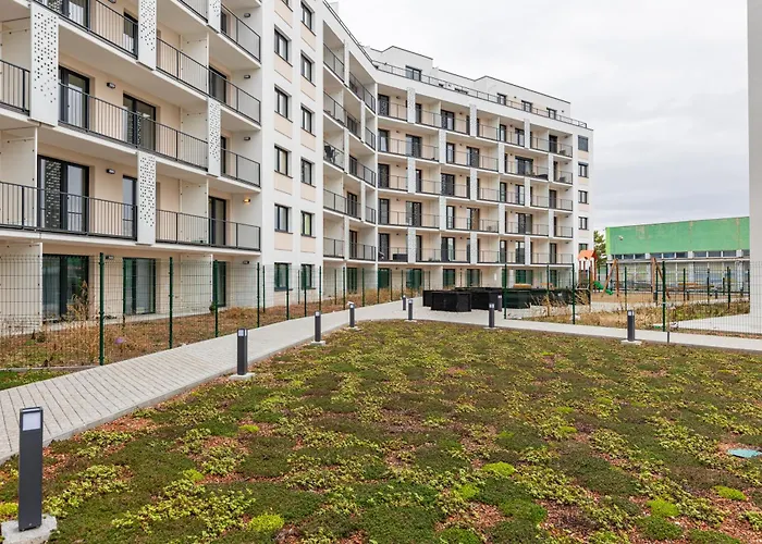 Sunny Haven: Modern 2br,garage, Wifi,stream Гостевой дом