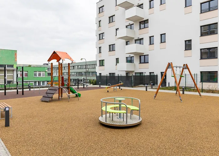 Guest house Sunny Haven: Modern 2br,garage, Wifi,stream Bratislava