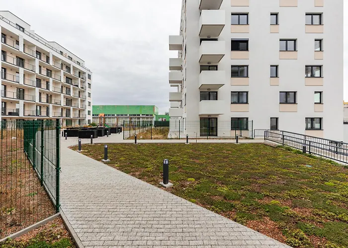 Sunny Haven: Modern 2br,garage, Wifi,stream Гостевой дом