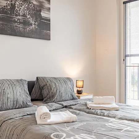 Pensjonat Sunny Haven: Modern 2br,garage, Wifi,stream *
