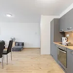 Sunny Haven: Modern 2br,garage, Wifi,stream Bratislava