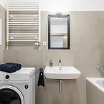 Penzion Sunny Haven: Modern 2br,garage, Wifi,stream Bratislava