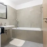 Penzion Sunny Haven: Modern 2br,garage, Wifi,stream
